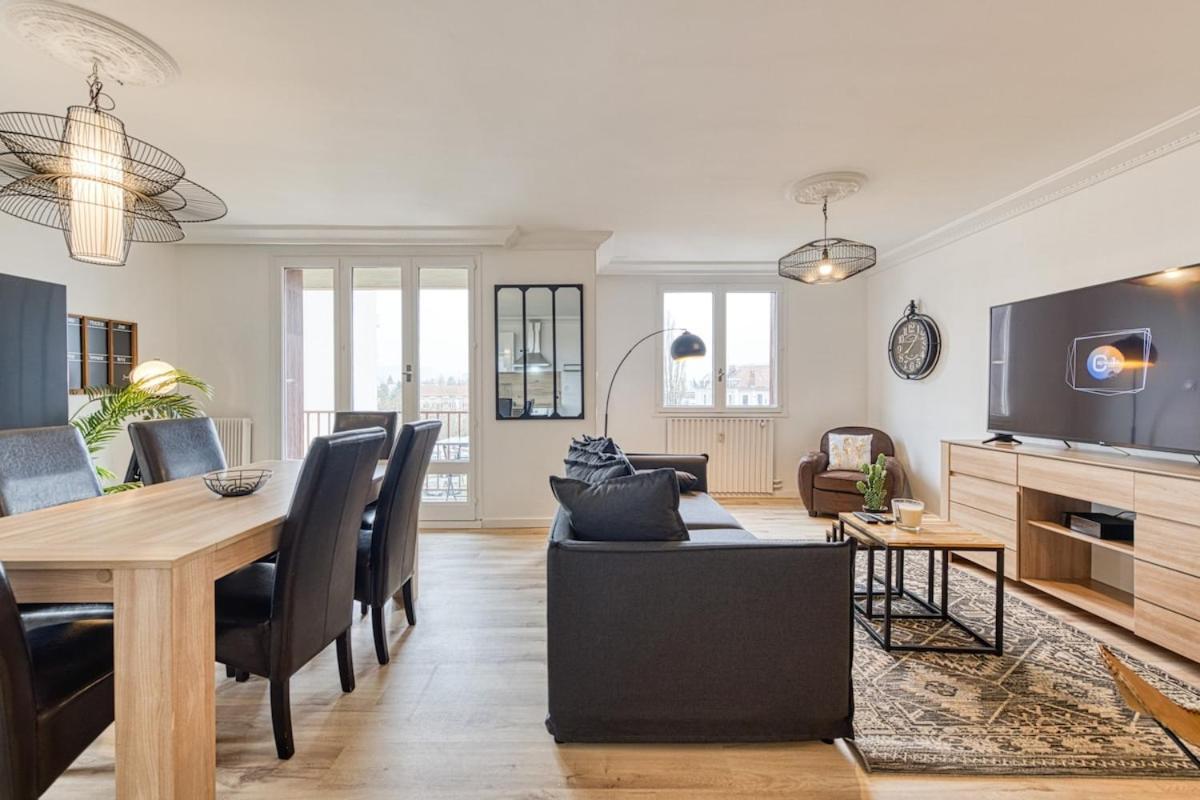 Magnificent Apartment, 4 Bedrooms, Fiber Wifi *