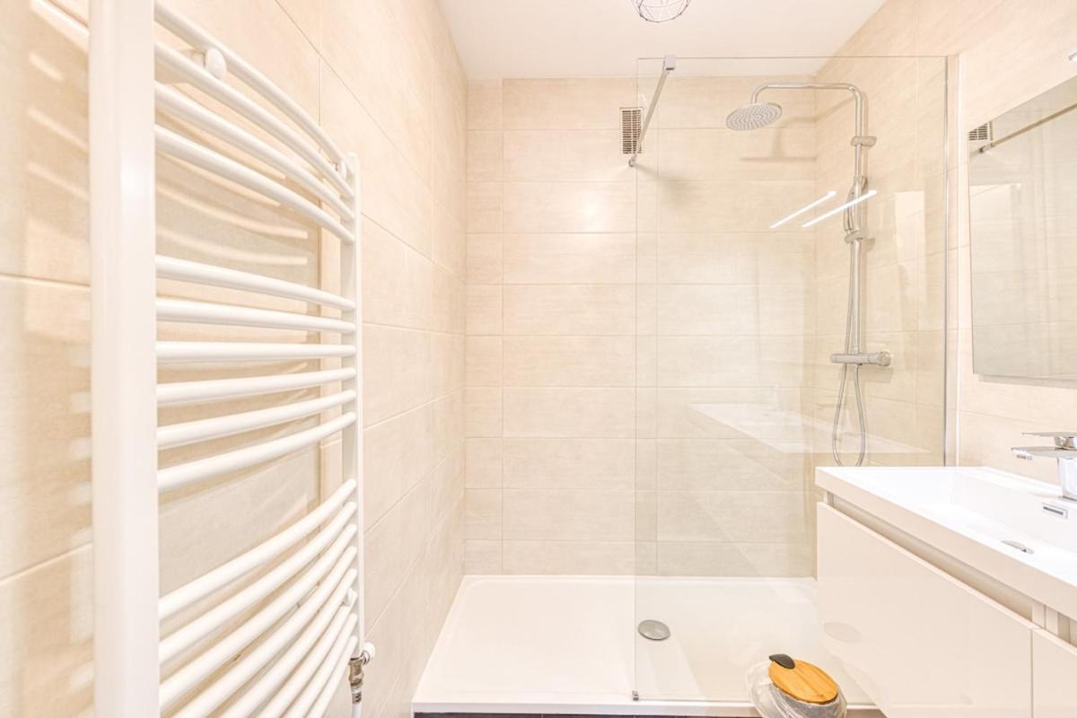 Magnificent Apartment, 4 Bedrooms, Fiber Wifi Apartment